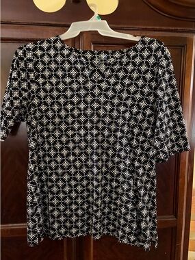 croft & barrow Black and White Short Sleeve Patterned Tee